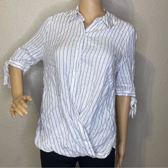 NWT BCBGeneration Faux Wrap 3/4 Sleeve Striped Blouse White Black Size XS - Picture 2 of 16